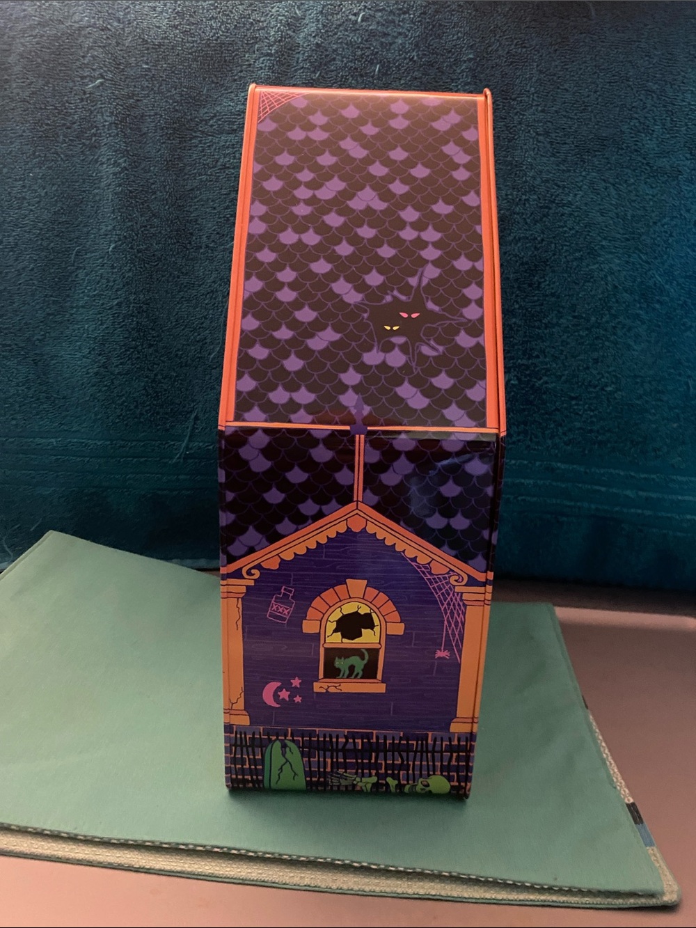 Lush Halloween Haunted House Product Holder Tin - Picture 4 of 5